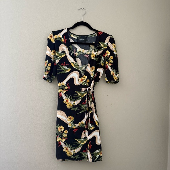 REFORMATION Marita Wrap Dress in Parrot Print Size Large - Picture 9 of 14